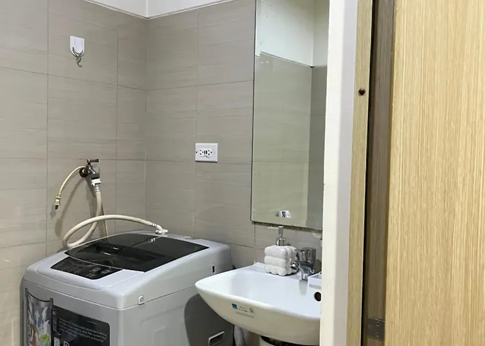 Mybhie Staycation Отель Манила