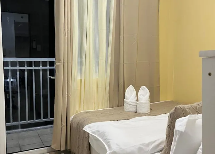 Mybhie Staycation Манила