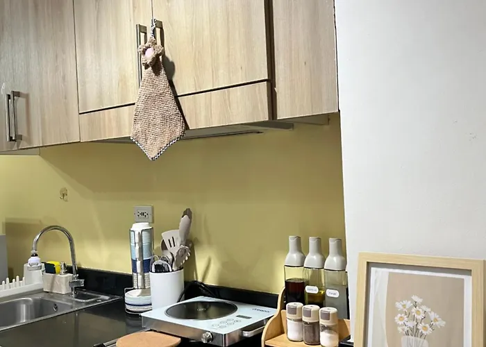 Mybhie Staycation 5* Манила